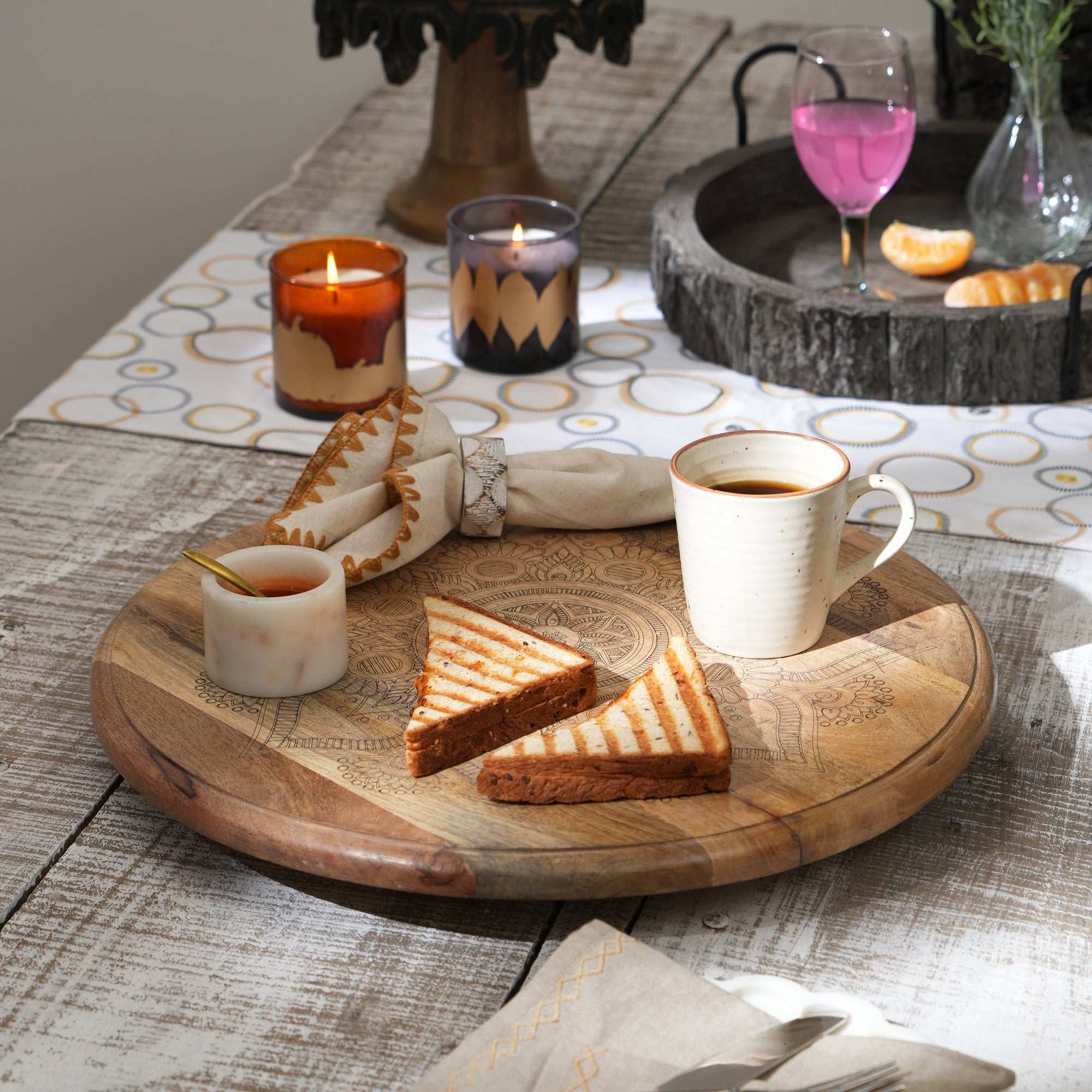 Met de hand vervaardigde Gouden Mandala Houten Draaibare Lazy Susan Serveerlade - Decoratief Middelpunt voor de Eettafel