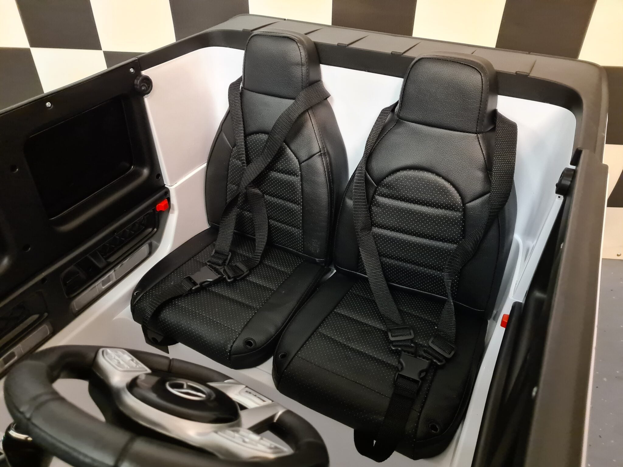 Batterij-kinderauto Mercedes G63 2-persoons 24 volt wit