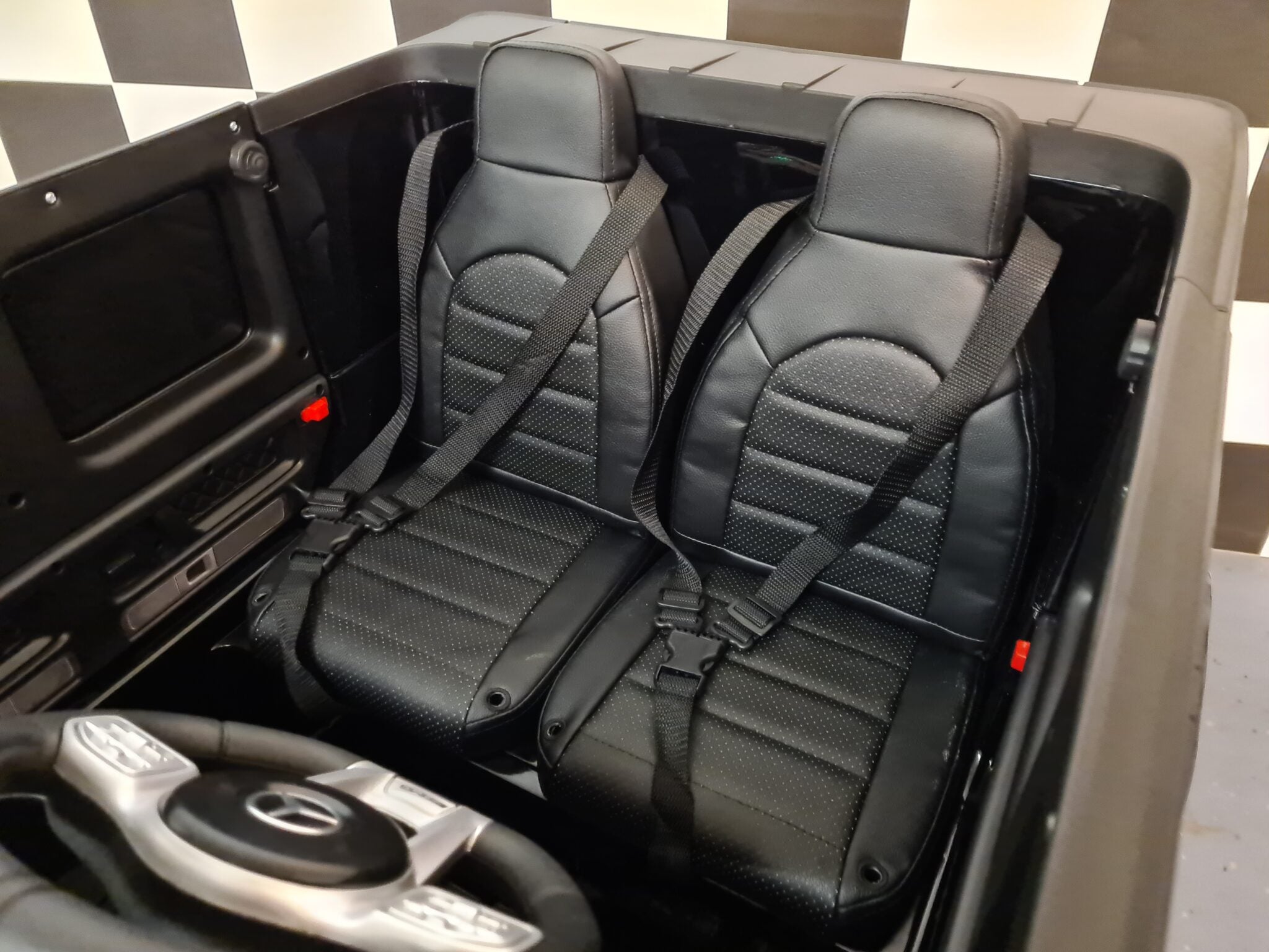 Mercedes G63 2-persoons 24 volt metallic zwart