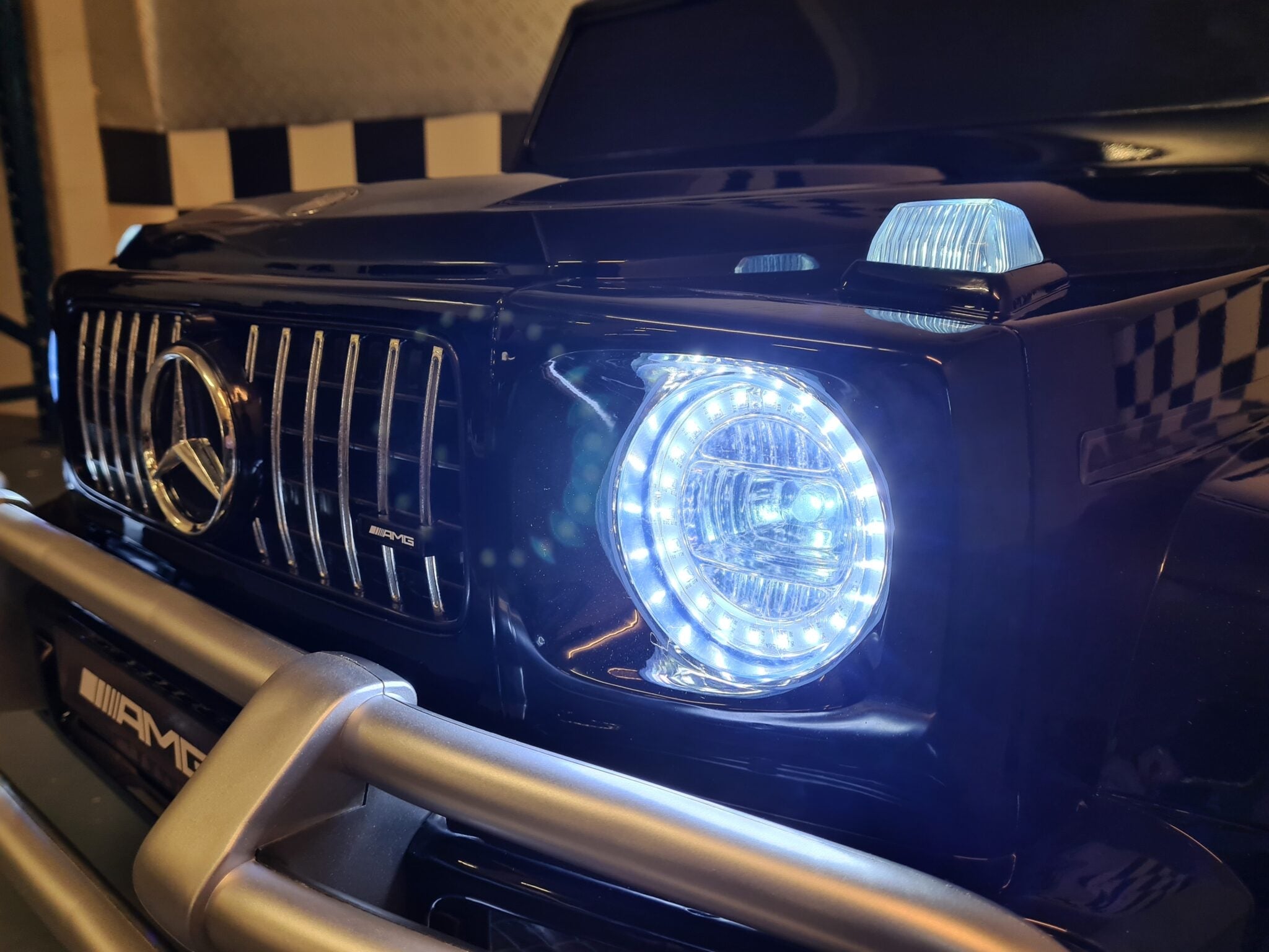 Mercedes G63 2-persoons 24 volt metallic zwart