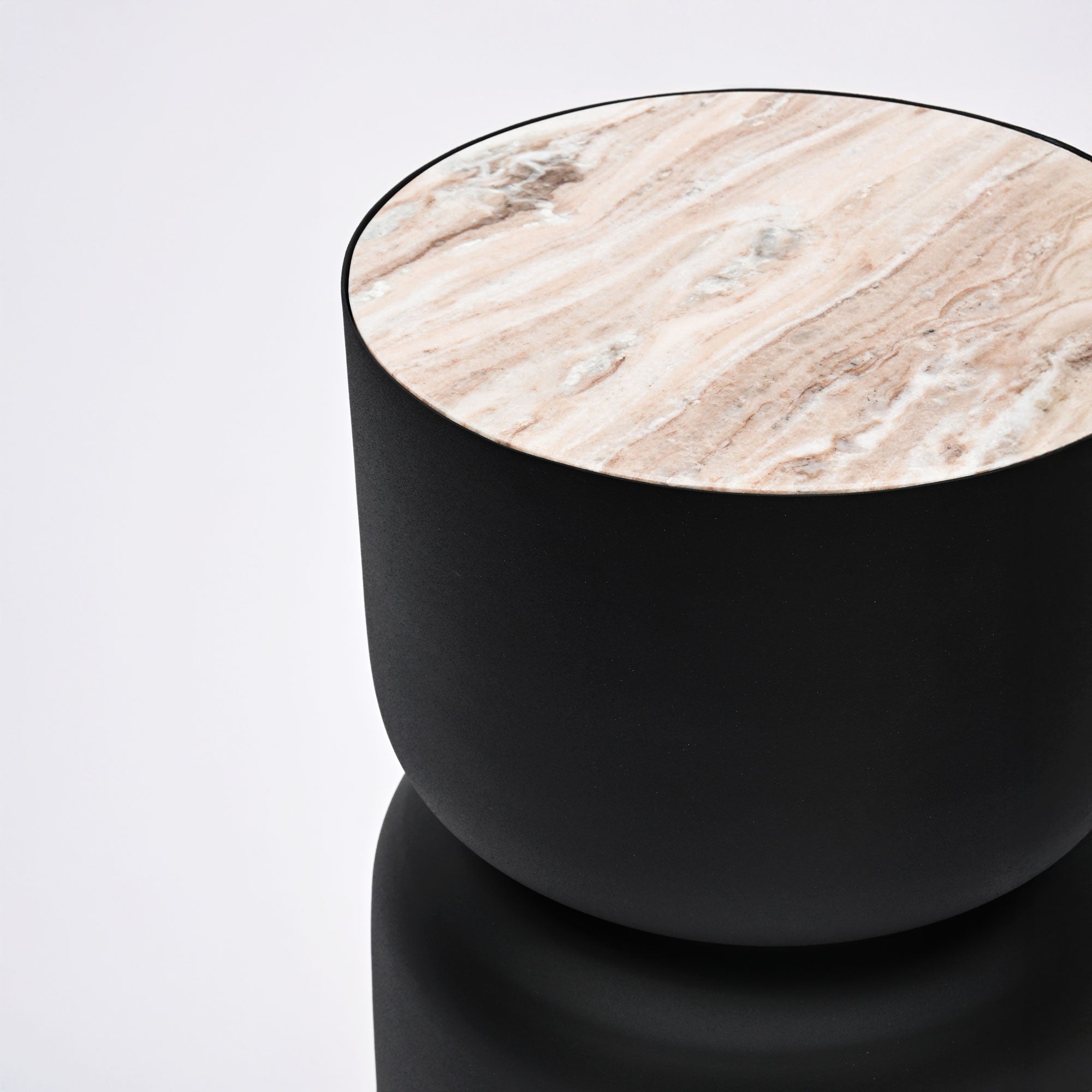 Drumtafel met marmeren blad