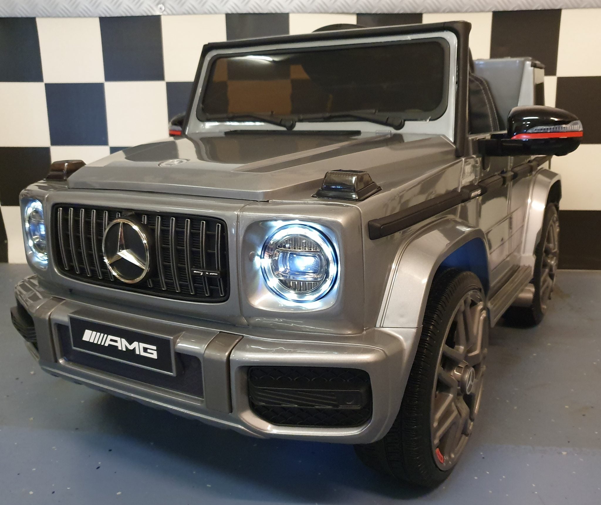 Speelgoedauto Mercedes G63 12 volt metallic grijs 1-persoons