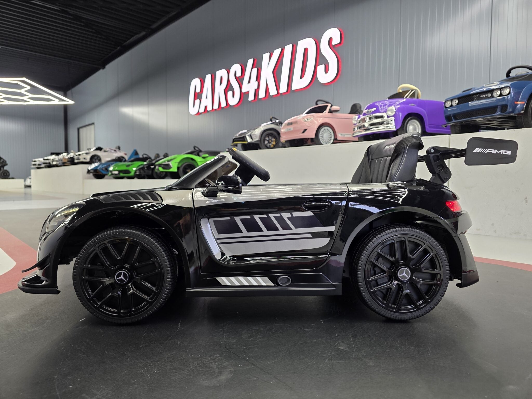 Mercedes AMG GT3 metallic zwart elektrische kinderauto