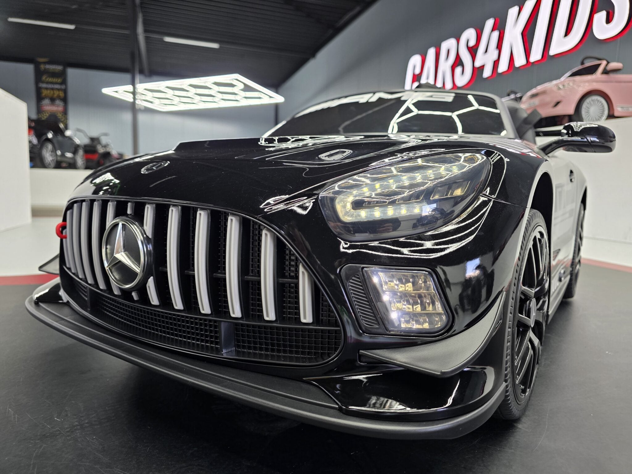 Mercedes AMG GT3 metallic zwart elektrische kinderauto