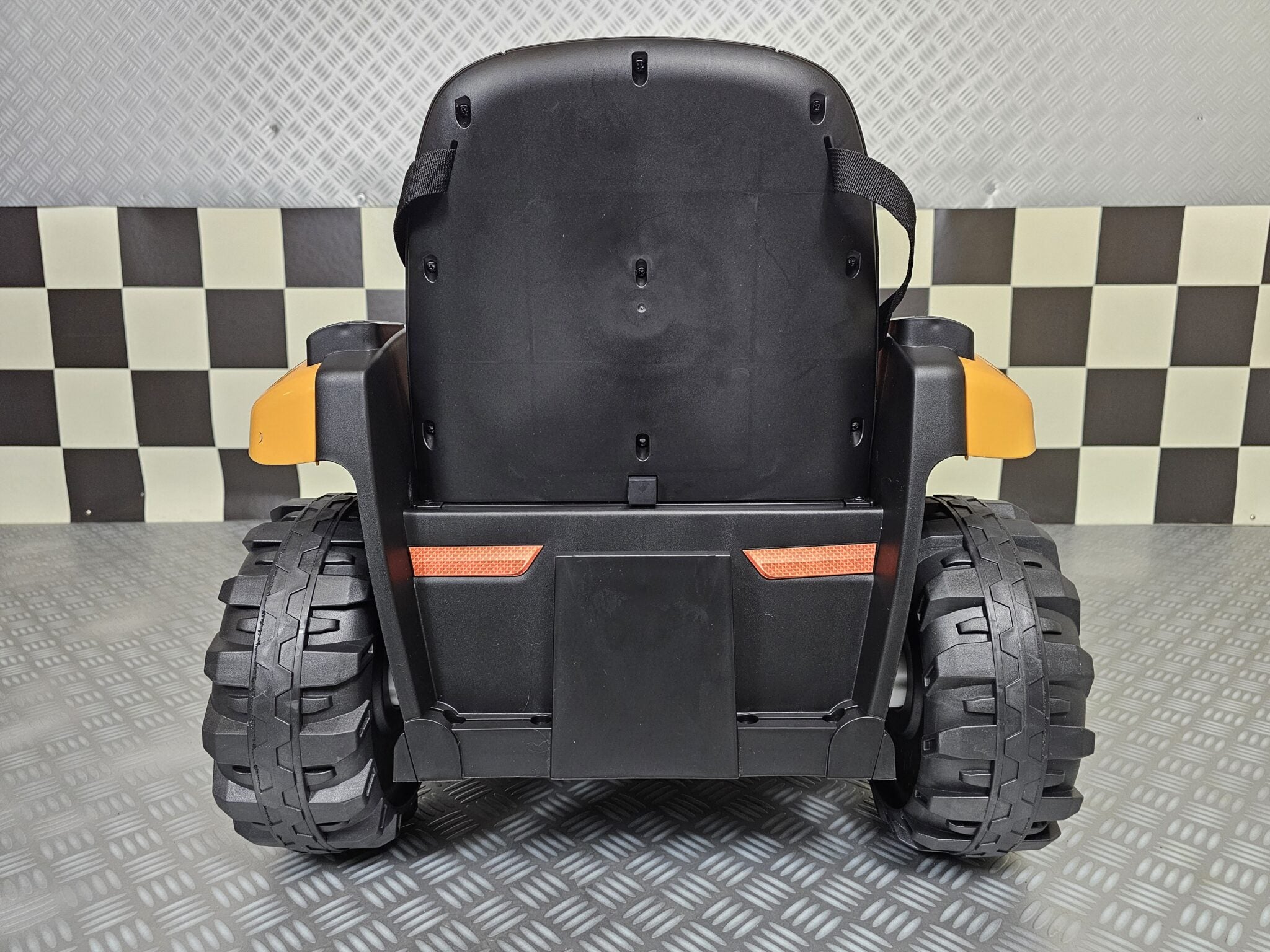 JCB Shovel 12V Battery-Powered Ride-On Tractor