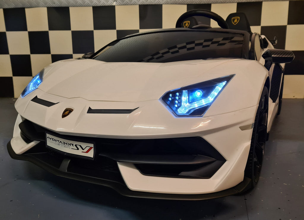 Lamborghini Aventador 2-persoons 24 volt met driftfunctie, wit