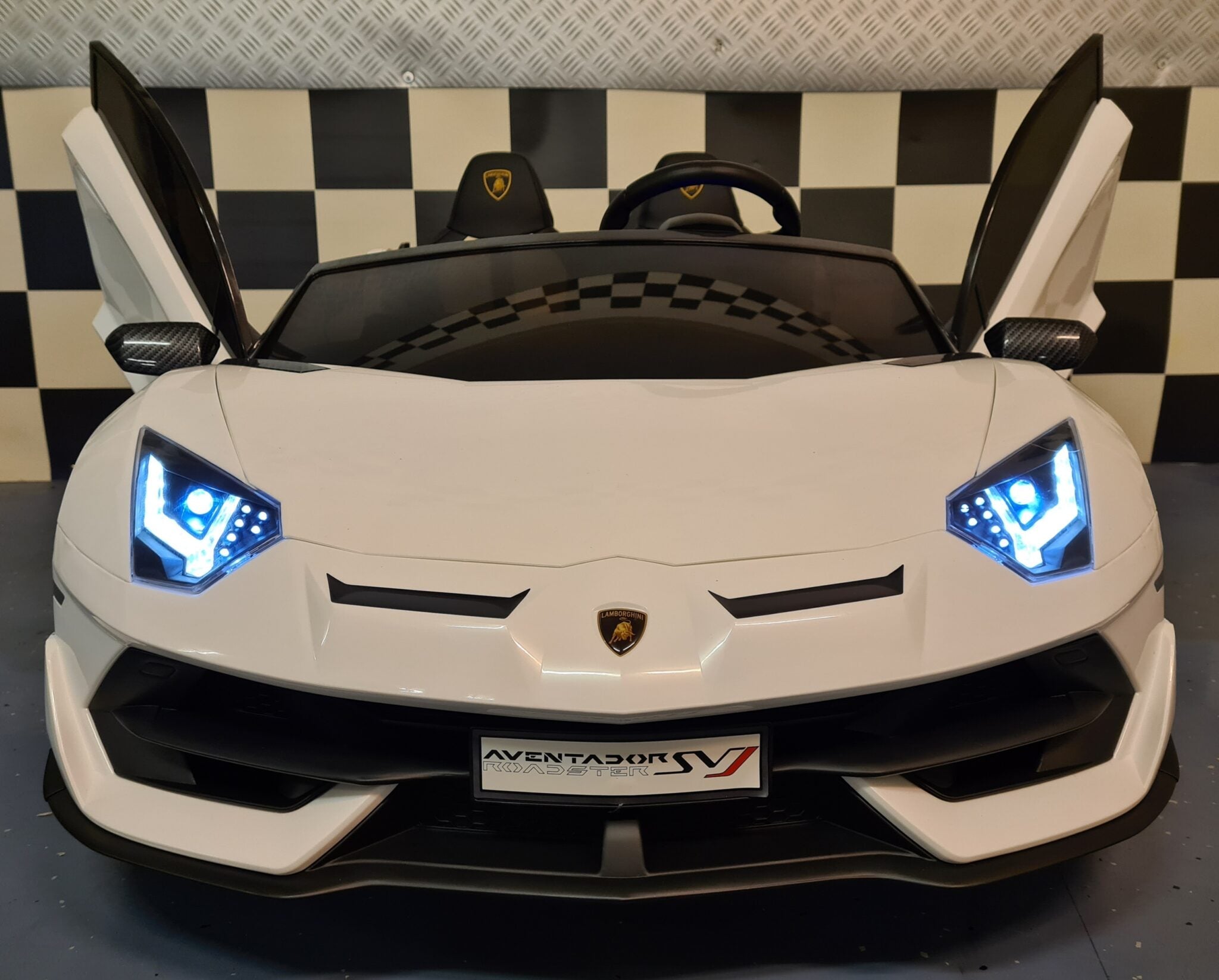 Lamborghini Aventador 2-persoons 24 volt met driftfunctie, wit