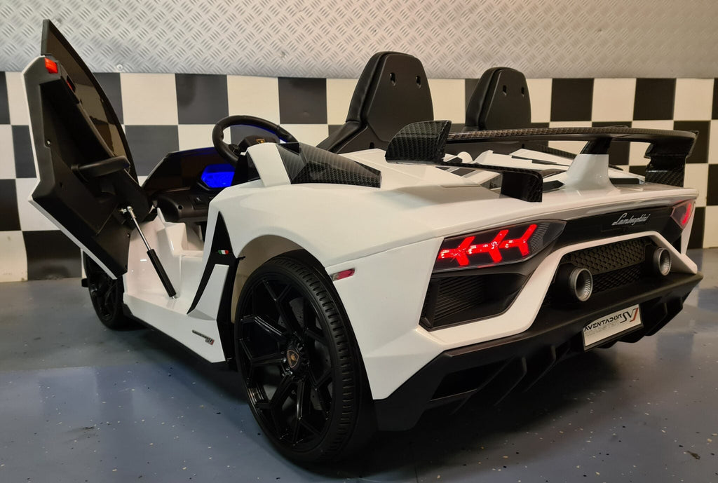 Lamborghini Aventador 2-persoons 24 volt met driftfunctie, wit