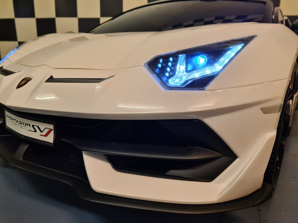 Lamborghini Aventador 2-persoons 24 volt met driftfunctie, wit