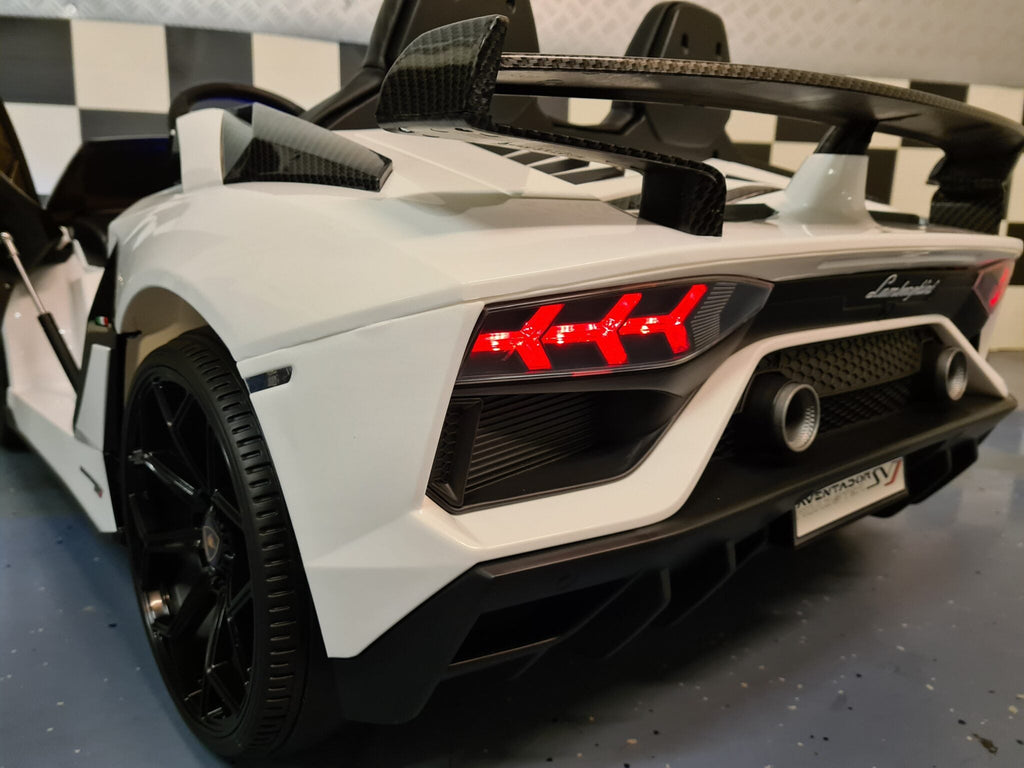 Lamborghini Aventador 2-persoons 24 volt met driftfunctie, wit