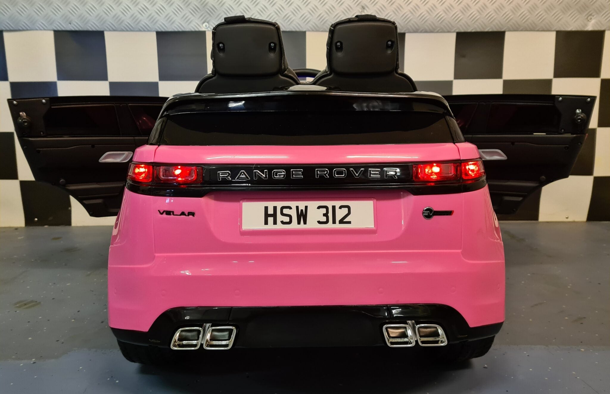 Range Rover Velar 12 volt 2,4 GHz RC roze batterij-aangedreven kinderauto