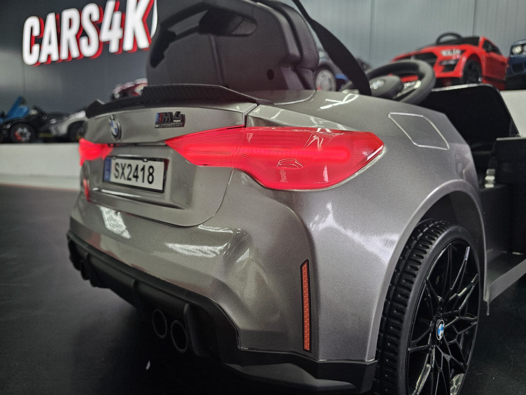 Elektrische kinderauto BMW M4 12 volt metallic grijs