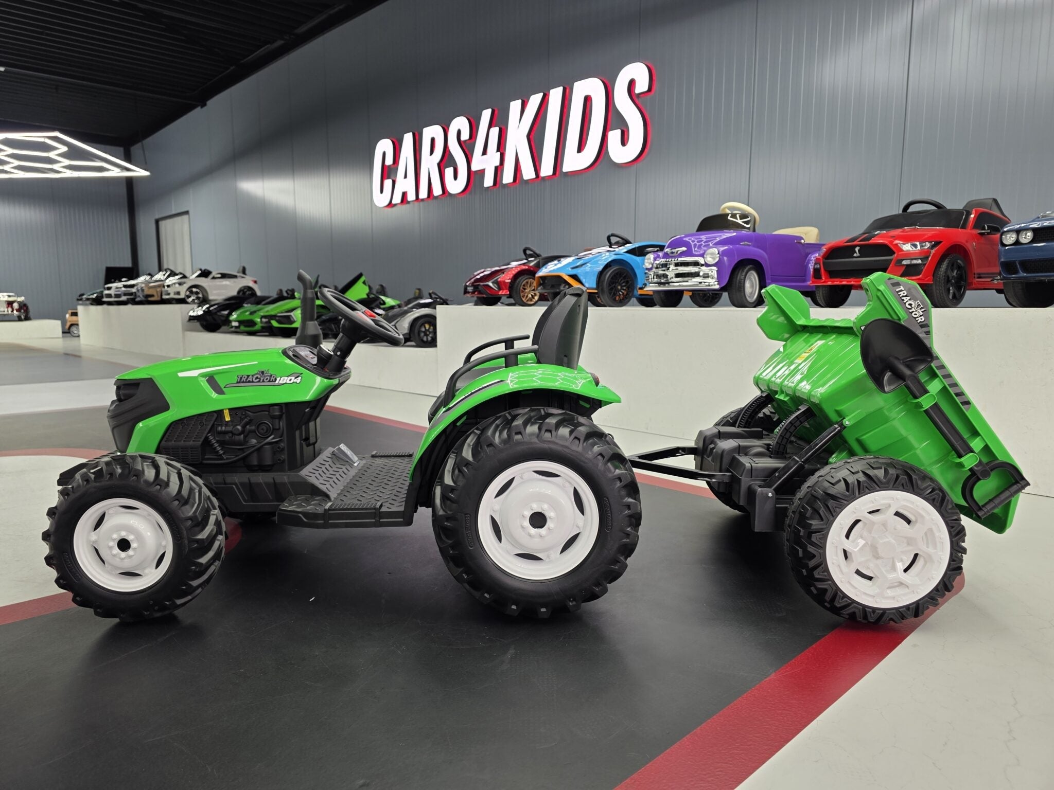 Kindertractor 24 volt met aanhanger en afstandsbediening