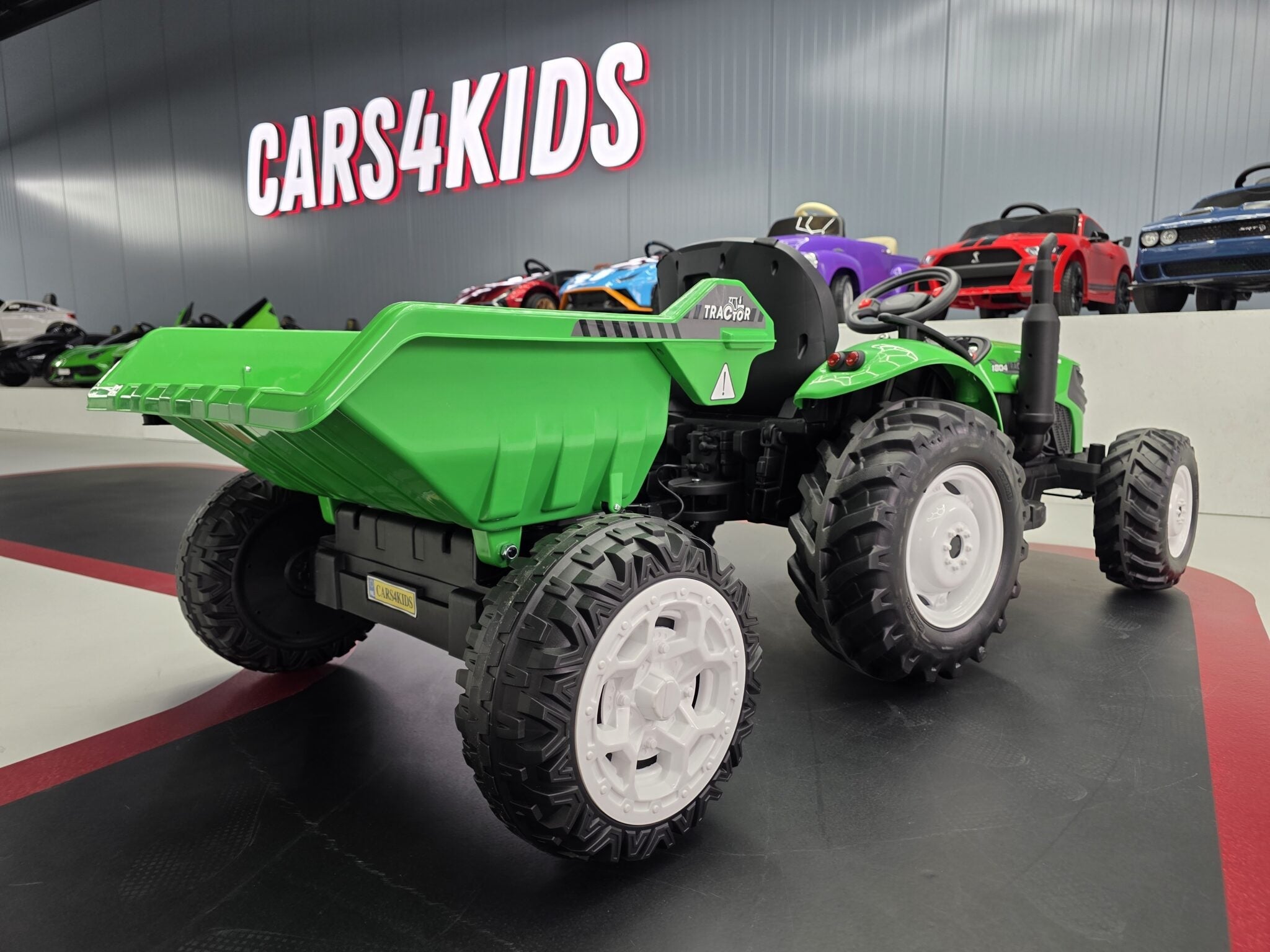 Kindertractor 24 volt met aanhanger en afstandsbediening