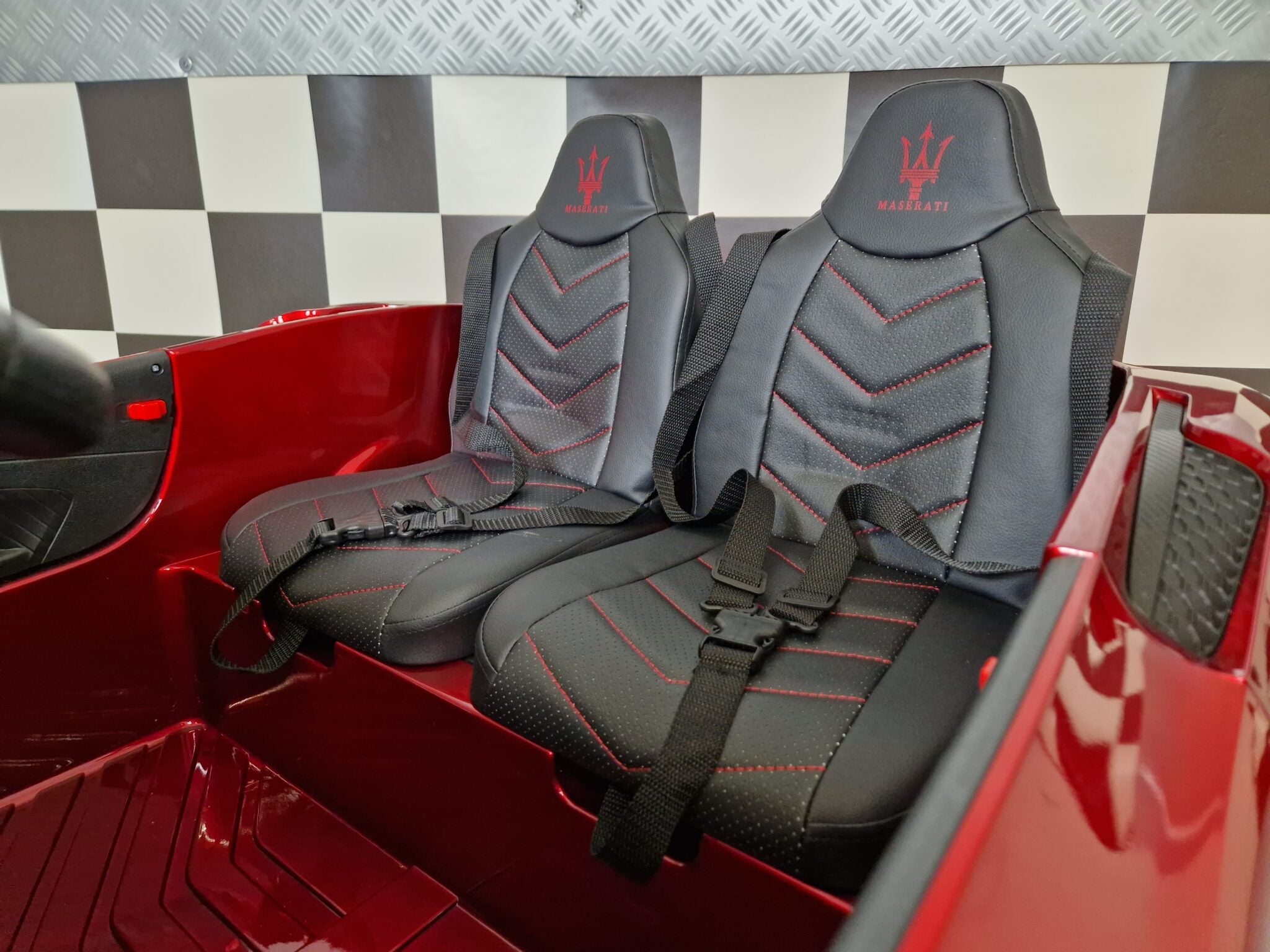 Elektrische kinderauto Maserati MC20 24 volt