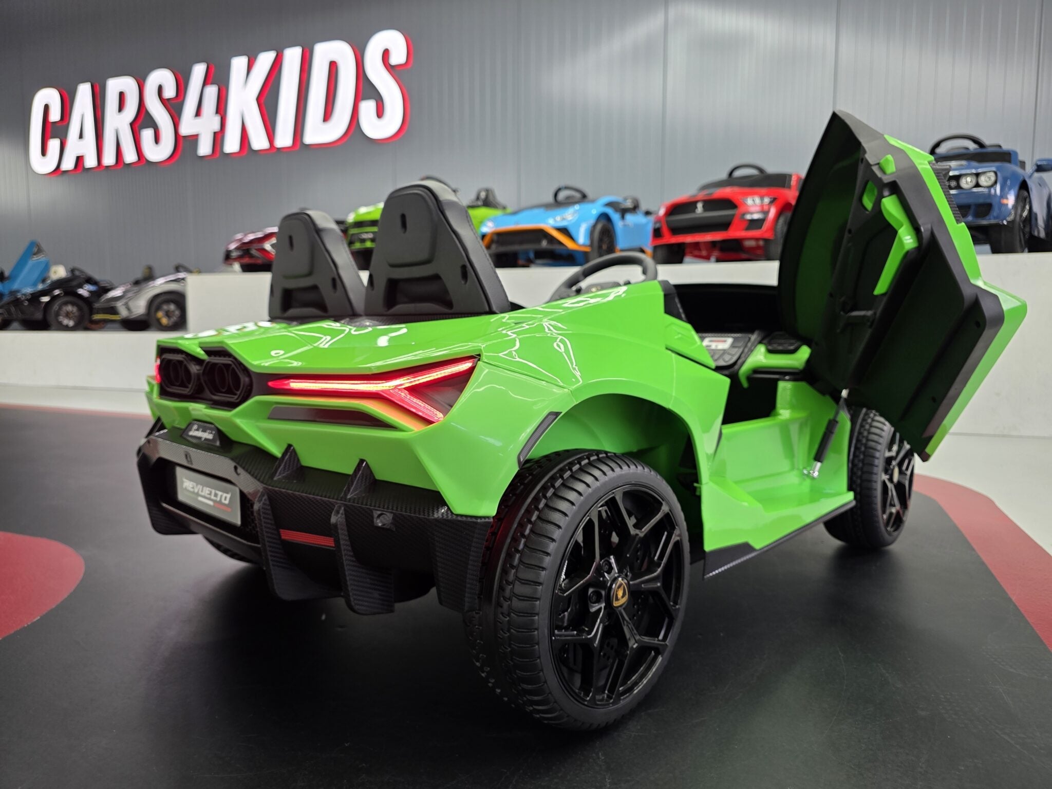 Kinderauto Lamborghini Revuelto 2 personen 24 volt