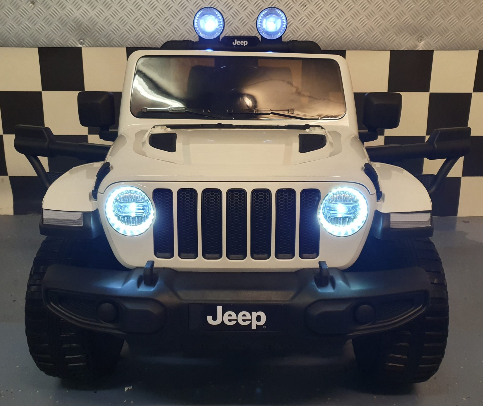 Jeep Wrangler kinderauto 12 volt vierwielaandrijving RC wit