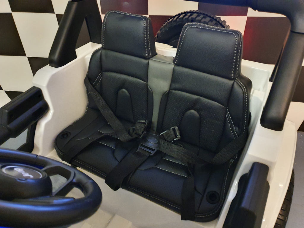 Jeep Wrangler kinderauto 12 volt vierwielaandrijving RC wit