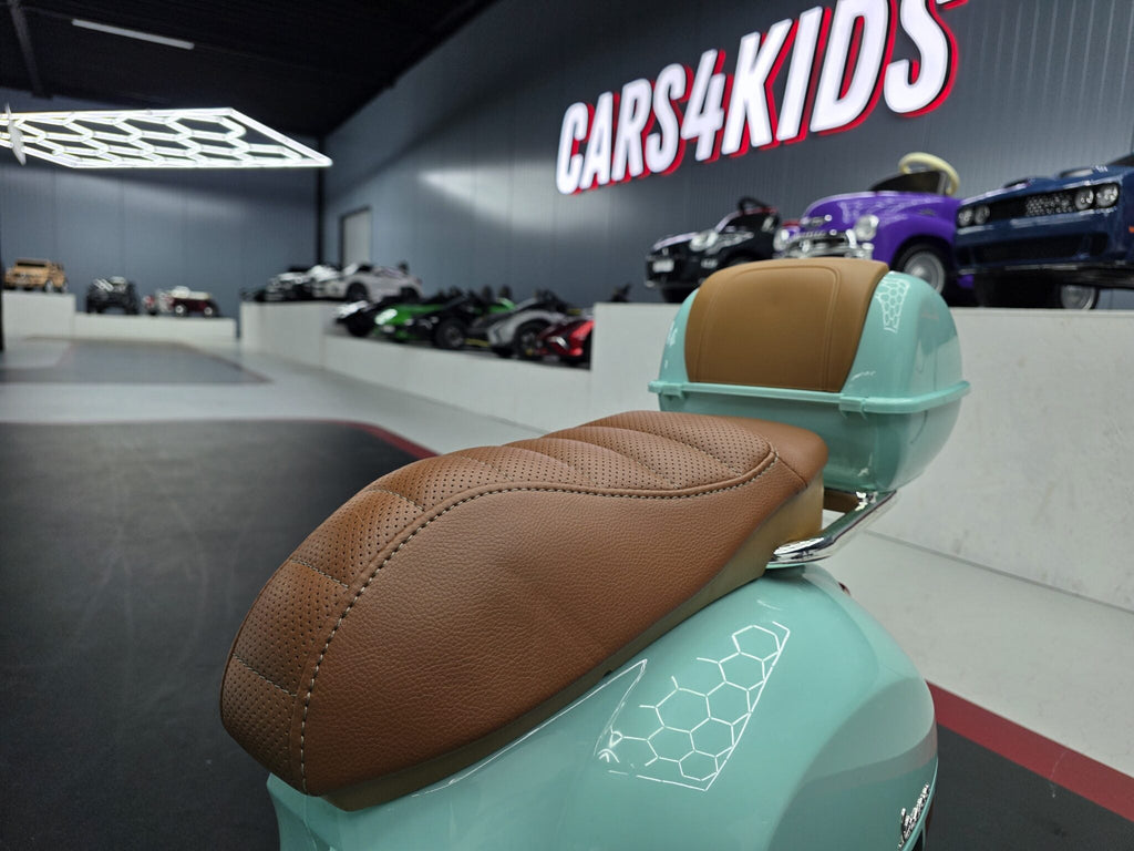 Vespa GTS kinderscooter 12 volt lichtgroen
