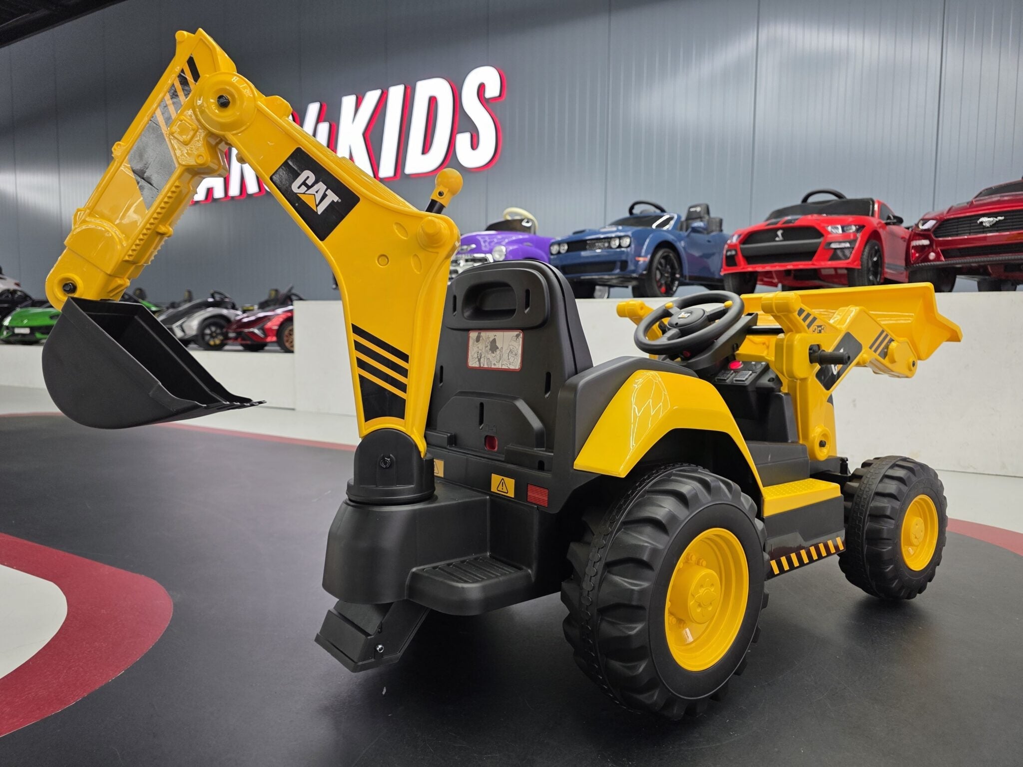 Caterpillar 12V Kids Tractor with Loader & Backhoe