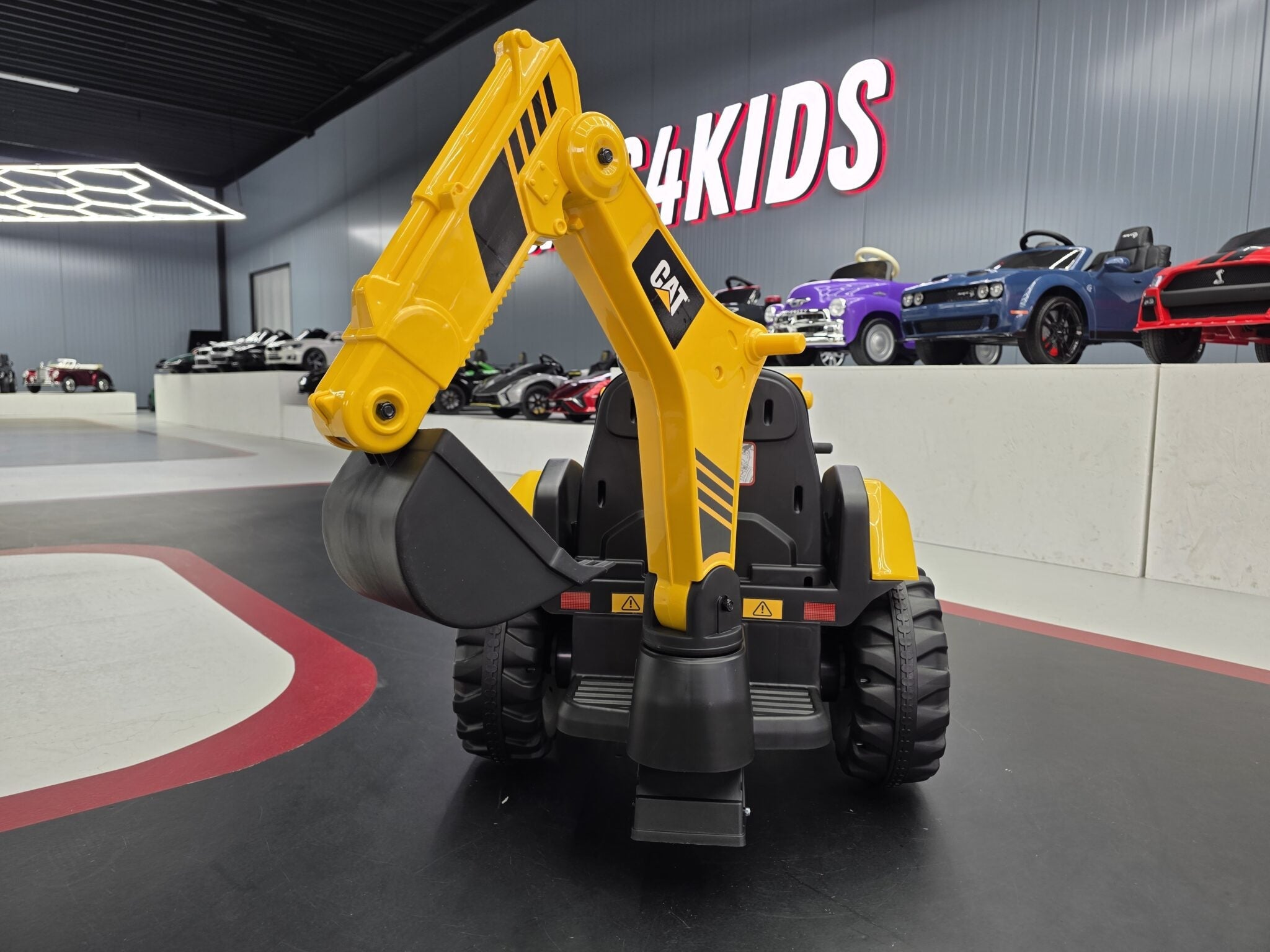 Caterpillar 12V Kids Tractor with Loader & Backhoe