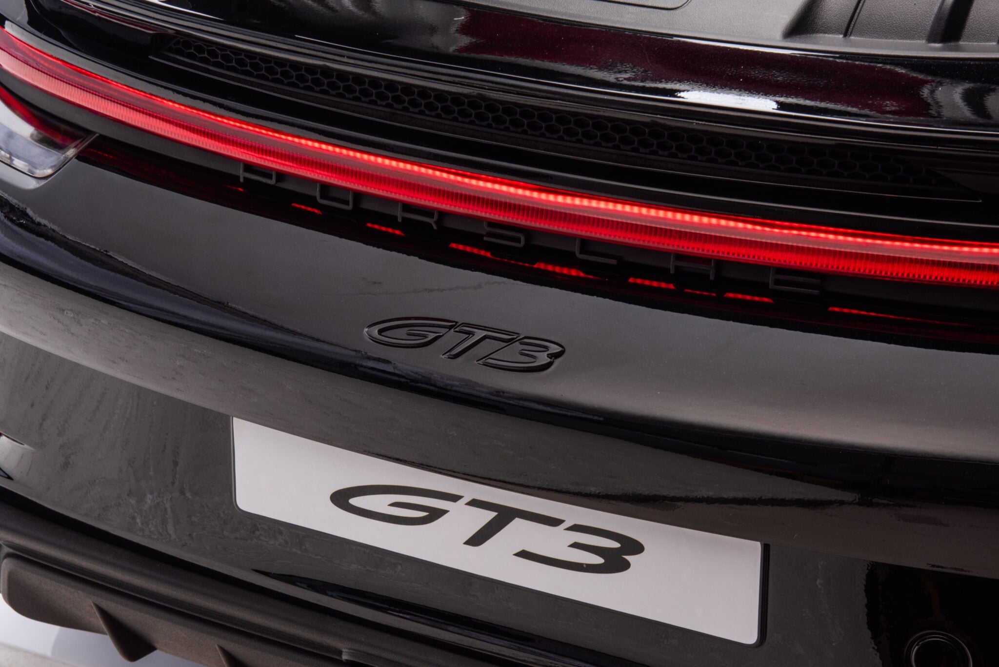 Porsche 911 24-volt GT3 elektrische kinderauto metallic zwart met MP4-speler
