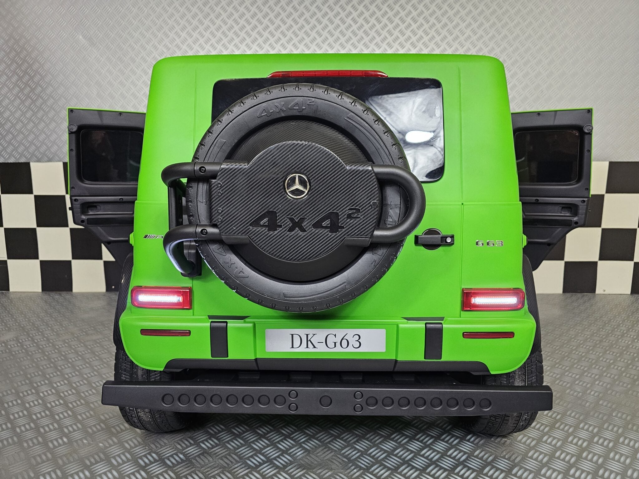Elektrische kinderauto Mercedes G63 AMG 24 volt matgroen