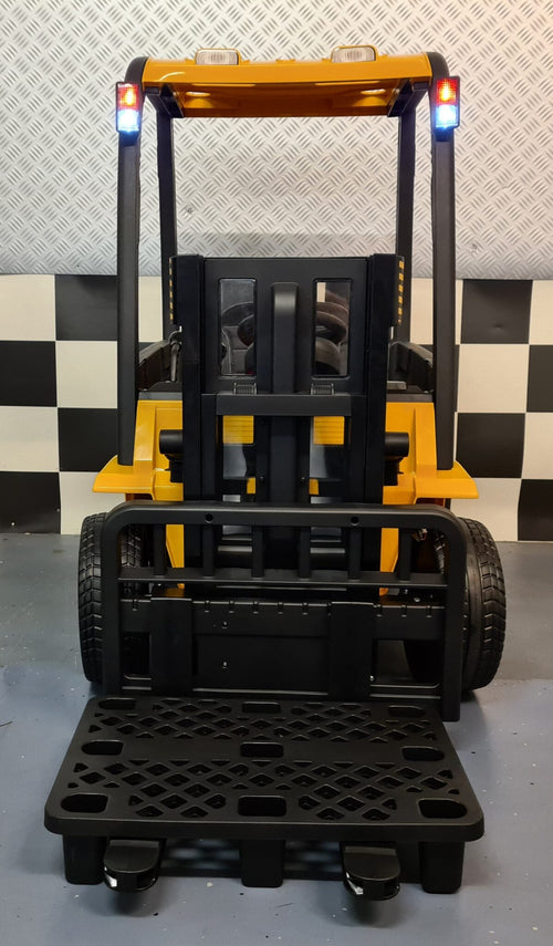 12V Electric Kids Forklift with Remote Control – Yellow Ride-On Forklift with Lift Function & Bluetooth