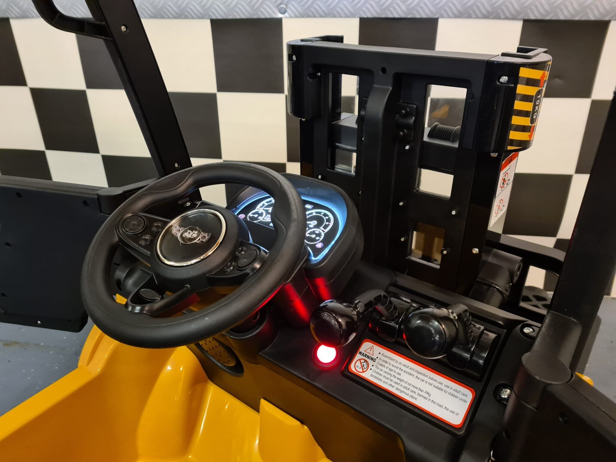12V Electric Kids Forklift with Remote Control – Yellow Ride-On Forklift with Lift Function & Bluetooth