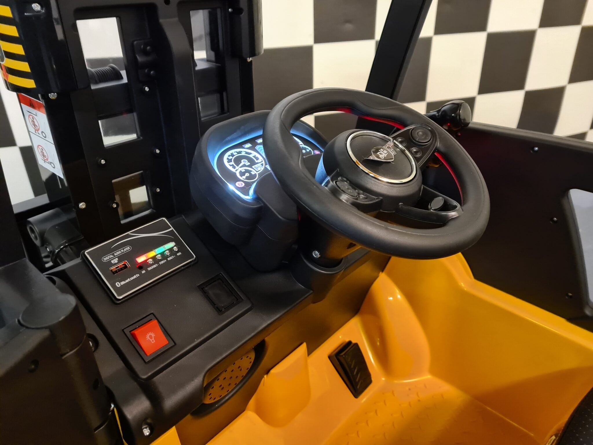 12V Electric Kids Forklift with Remote Control – Yellow Ride-On Forklift with Lift Function & Bluetooth