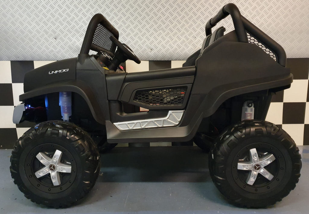 2-persoons Mercedes Unimog elektrische kinderauto 4x4 mat zwart